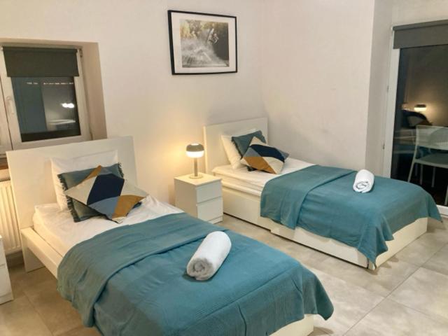 Wake Villa Brwinow المظهر الخارجي الصورة